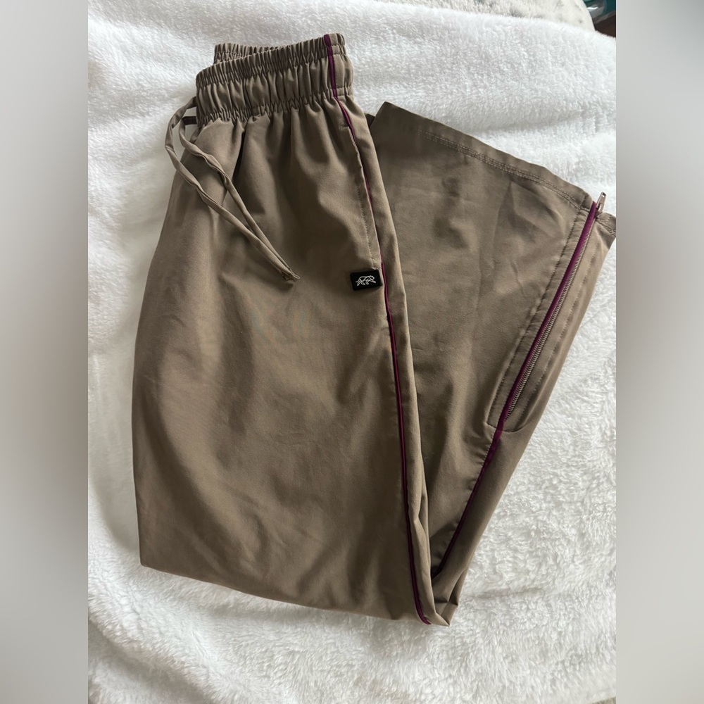 Tiger Friday Pants